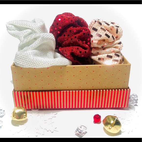 SPARKLE BLING SCRUNCHIES 3PACK WITH BOX - Picture 2 of 8